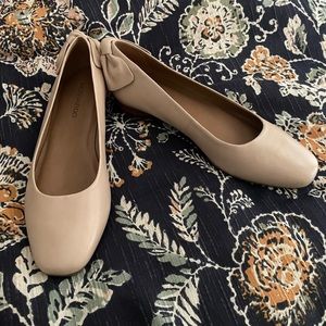 Anthropologie Bernardo Eloise flat, nude, 8.5